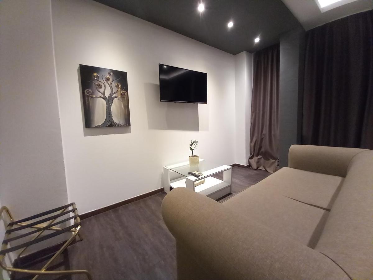 סלוניקי Filippos Downtown - 2Br Lux Apartment - Tsimiski Ladadika - Explore Center By Foot - Close To Aristotelous Square מראה חיצוני תמונה